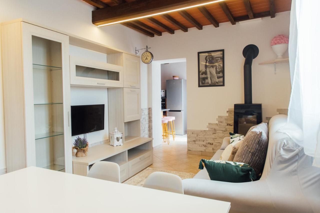 Country Chic Pistoia-Casa In Campagna Giardino, Parking Exterior foto