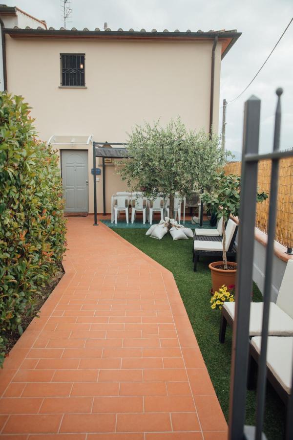 Country Chic Pistoia-Casa In Campagna Giardino, Parking Exterior foto